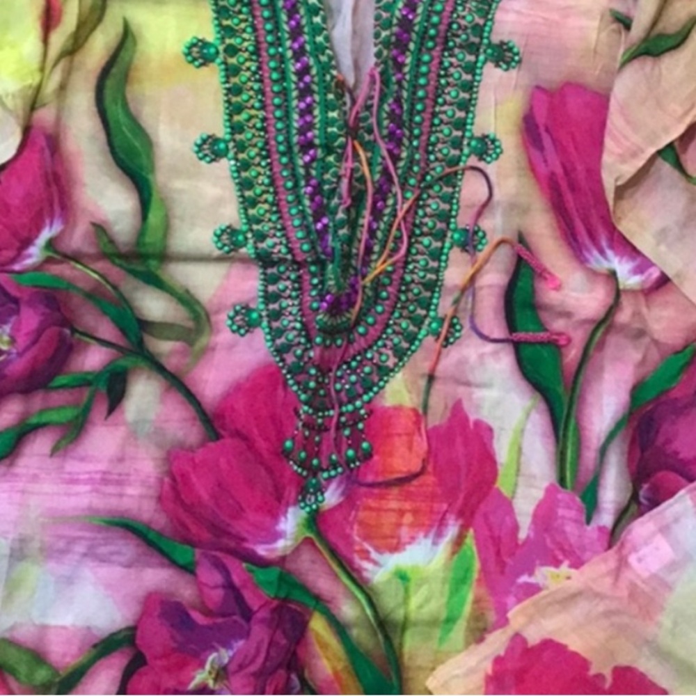 Shahida Parides TROPICAL PRINT SHORT
KAFTAN
SIZE: ONE SIZE (OS) - Picture 8 of 10